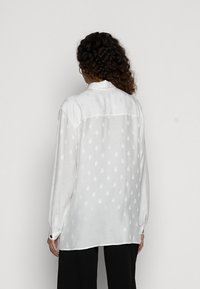 Tommy Hilfiger JACQUARD TIE BLOUSE - Camisola de manga comprida - white