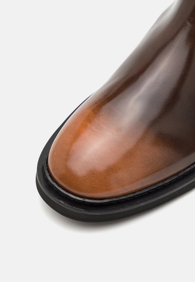 MOSCHINO STIVALE UOMO - Botas - cammello