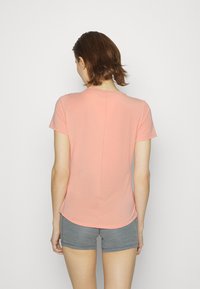 Nike Performance ONE LUXE - T-shirt desportiva - light madder root/silver
