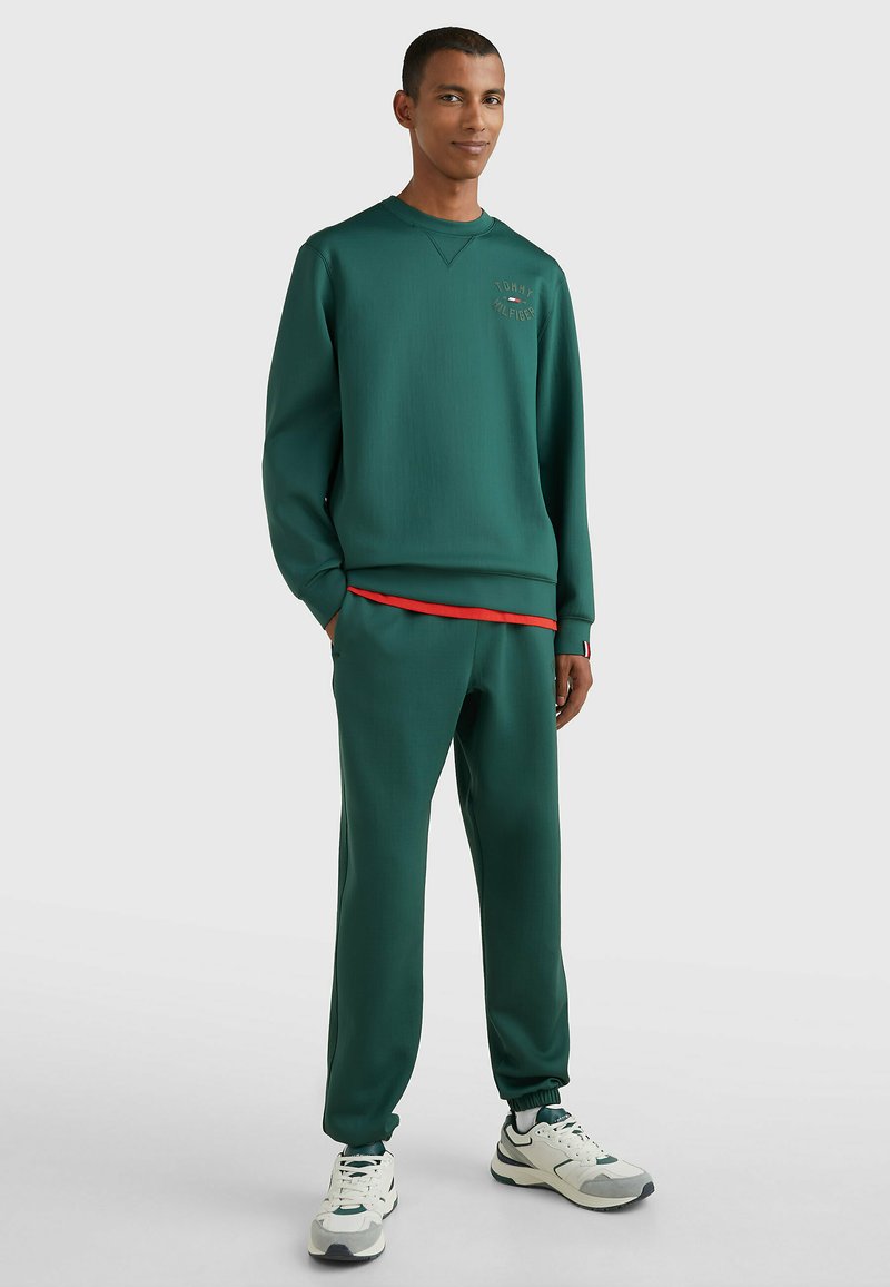 green tommy hilfiger sweat suit