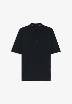 Zwart poloshirt met korte mouwen, drie knopen en een klassieke kraag, met een geribbelde zoom en een boss-label aan de binnenkant van de halslijn.