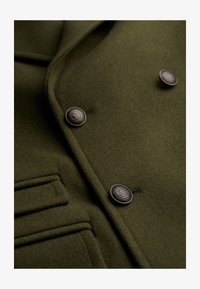 Sélectionné, olive night green