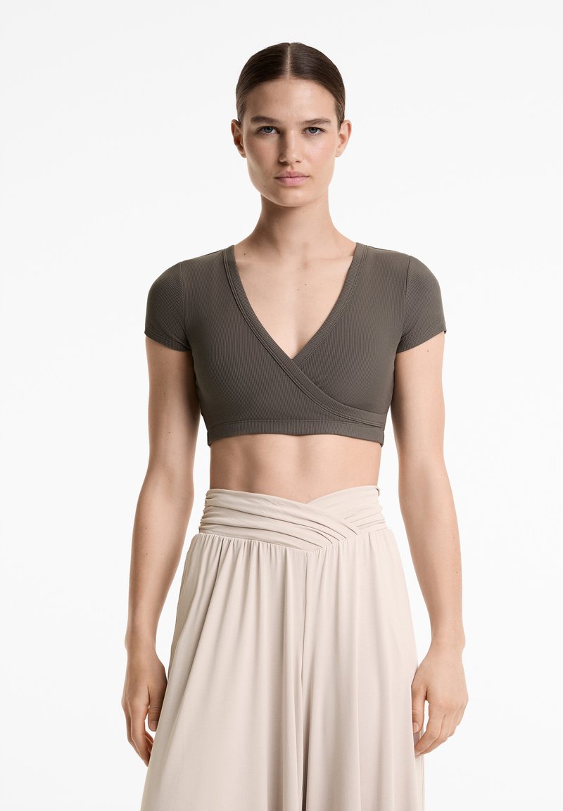 OYSHO - RIB SOFT TOUCH CROSSOVER - Basic T-shirt - grey, Enlarge