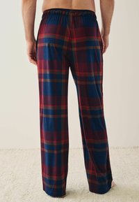 Next MOTION FLEX COSY STANDARD - Pyjamahousut/-shortsit - navy blue red check