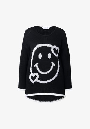 Schwarzer Strickpullover mit langen Ärmeln und rundem Halsausschnitt. Verfügt über ein großes weißes Smiley-Gesicht mit Herzdetails sowie weißen Besätzen am Saum und an den Bündchen.