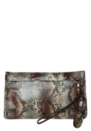 Kopertówka w brązowo-beżowy wzór węża, z gładką teksturą, paskiem na nadgarstek oraz złotymi akcentami na zamku.