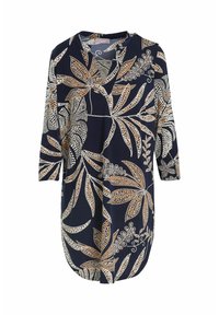 Granatowa sukienka wielowarstwowa z kwiatowym wzorem w złotym i białym kolorze, z dekoltem w kształcie litery V i rękawami o długości 3/4, sięgająca powyżej kolan.