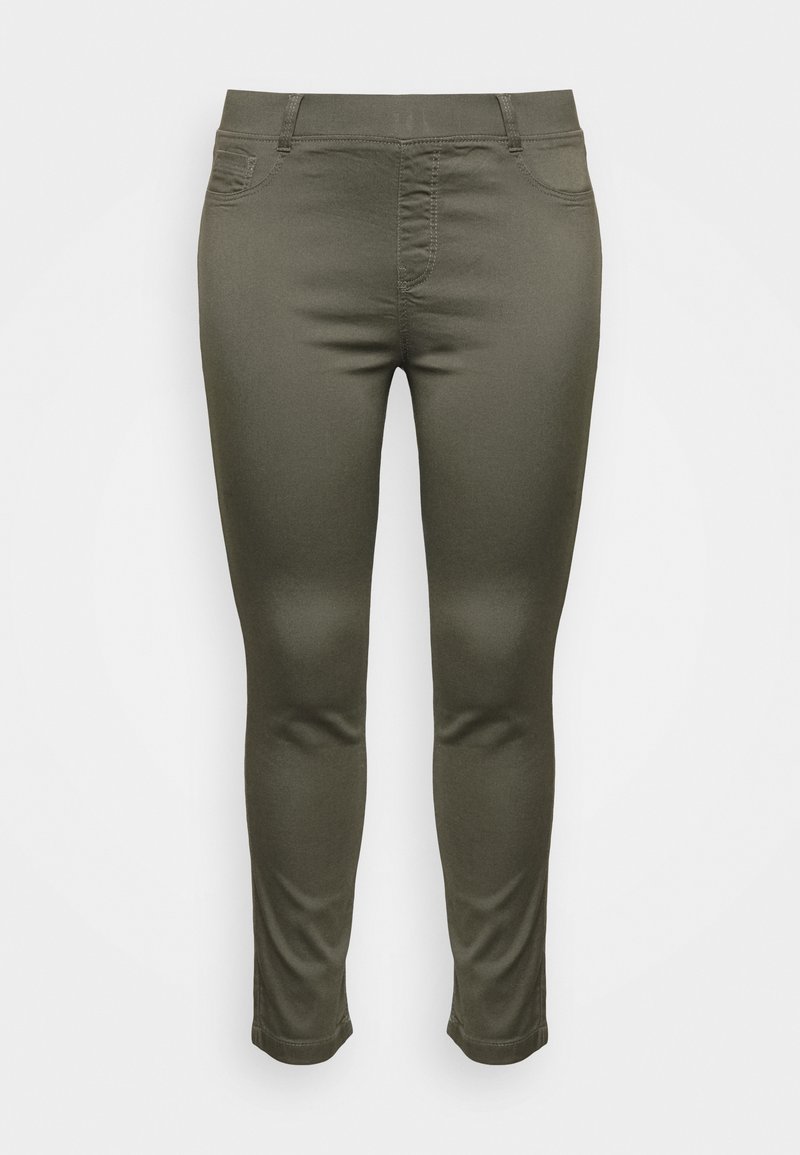 Pantalones ajustados en verde oliva, confeccionados en una tela suave. Cuentan con bolsillos frontales y un cierre clásico de cremallera.