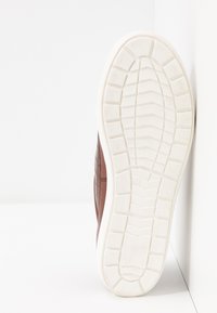 Caprice Sneaker low - cognac