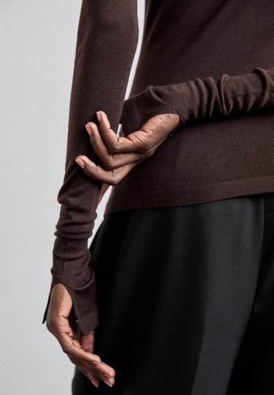 Tiger of Sweden AMINHA - Striktrøje - dark chokolate