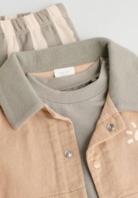 Next REGULAR FIT - SET 3 PIECE - Pantalones - neutral stripe