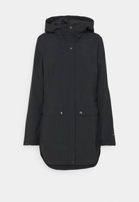 Chaqueta impermeable negra con capucha, con cierres a presión, dos bolsillos frontales y puños elásticos. Diseño simple, de longitud media, hasta el muslo.