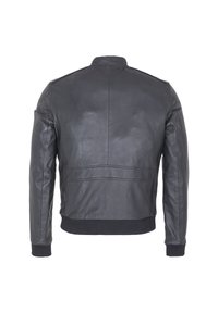 Schwarze Lederbomberjacke mit strukturierter Oberfläche, gerippten Bündchen und Saum sowie einem hohen Kragen. Die Rückseite zeigt Nahtdetails und keine Beschläge.