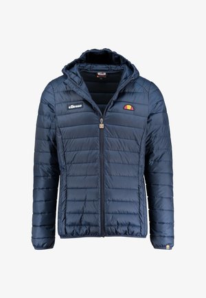 Chaqueta acolchada azul marino con cremallera, capucha, puños elásticos y logos de Ellesse en el pecho, la manga y el tirador de la cremallera.