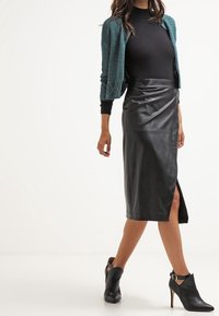 Vero Moda Kofta - dark green