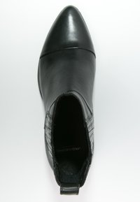 Vagabond Botines - black