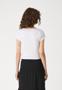 Hollister Co. SEAMLESS SCOOP NECK - Jednoduché tričko - bright white