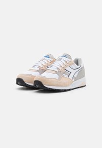 Diadora N902 UNISEX - Sapatilhas - white/vapor blue