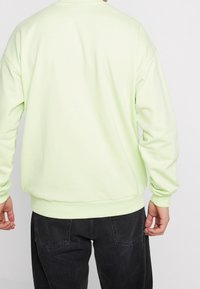 Kaotiko Sudadera - green