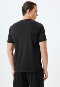 Koton - T-shirt z nadrukiem