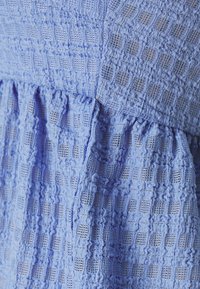 Pieces PCSULLY PEPLUM STRAP - Viršus - hydrangea