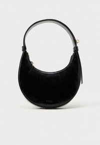 Borsa nera in pelle con un design a forma di mezza luna, texture liscia e manico corto. Presenta una chiusura con zip e dettagli in metallo dorato.
