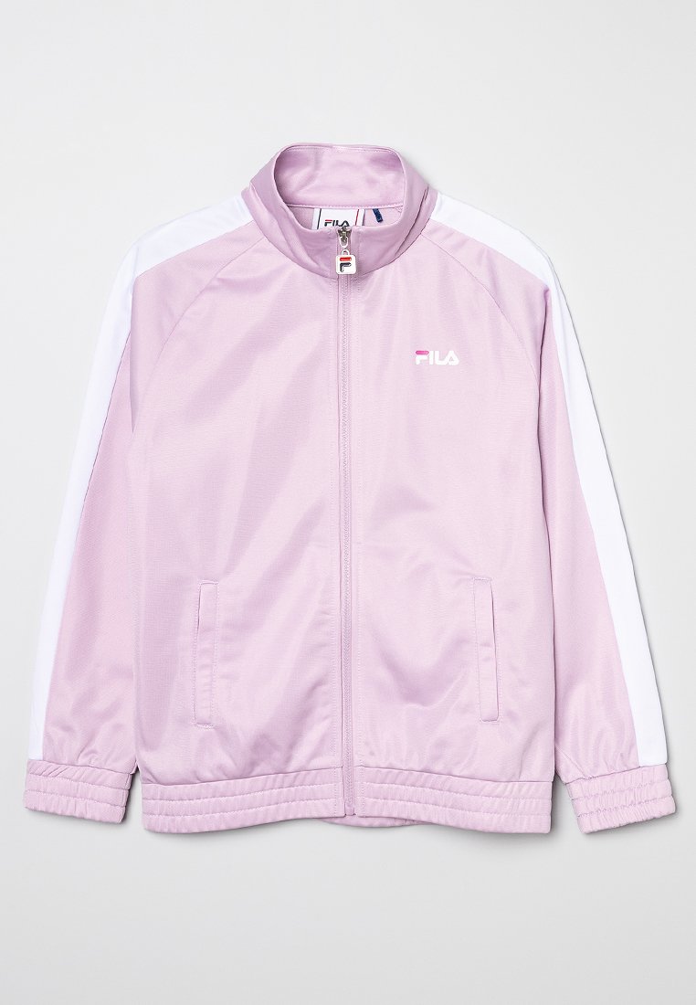 Veste zippée lilas avec des panneaux latéraux blancs, des poignets côtelés, deux poches avant et un logo sur la poitrine. Texture de tissu lisse.