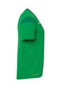 Grøn atletisk t-shirt med slim fit, korte ærmer og kontrasterende grønne detaljer på skuldrene. Lavet af letvægts, åndbart materiale.