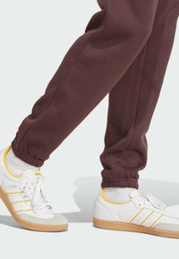 adidas Originals ESS PT - Tracksuit bottoms - shadow brown