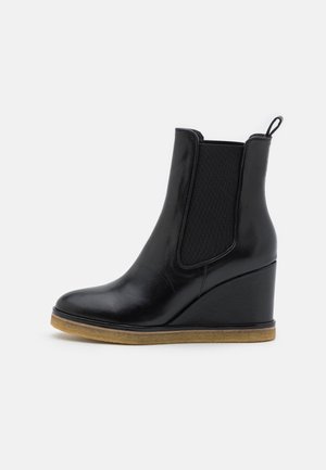 Enkellaarsjes met sleehak - black