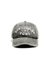 Căciulă de baseball din bumbac gri, cu inscripția "LOS ANGELES TOUR 79" brodată în alb, având accente uzate pe margine și pe material.