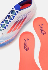 adidas Performance F50 ELITE FIRM GROUND - Fodboldstøvler til fast underlag - footwear white/solar red/lucid blue