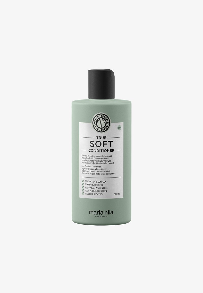 Grüne Kunststoffflasche mit True Soft Conditioner, ausgestattet mit einem schwarzen Schraubverschluss, einem weißen Etikett mit Text und Symbolen sowie einer Volumenangabe von 300 ml.