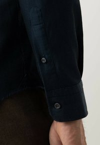 Black Label URBAN - Overhemd - dunkle blau