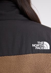 The North Face W RETRO DENALI JACKET - Fliisjakk - smokey brown/black