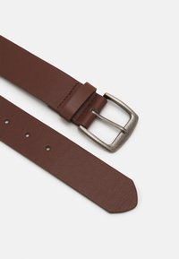 Pier One Soliidne rihm - brown