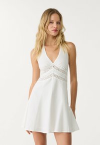 Stradivarius HALTER - Denní šaty - beige