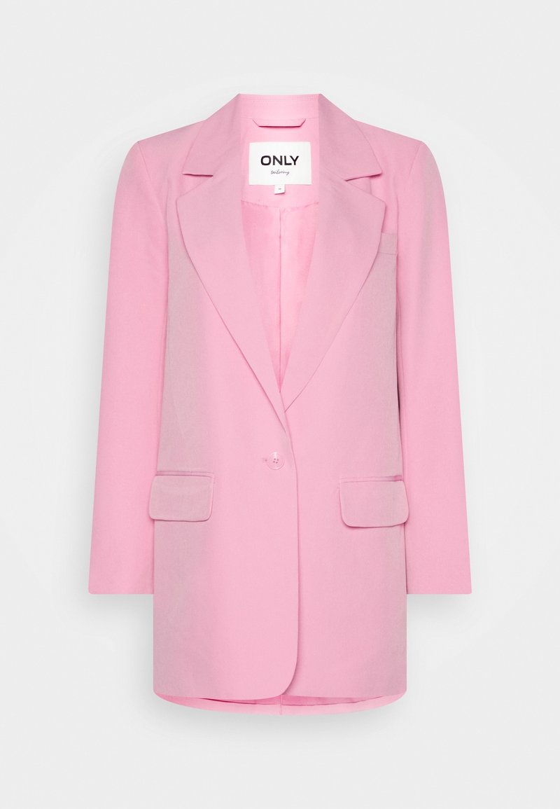 Veste blazer rose à un bouton avec revers à cran, deux poches à rabat et doublure lisse, présentée sur fond blanc.