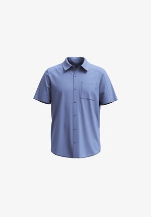 Camicia a maniche corte con colletto in tessuto azzurro chiaro. Presenta una tasca frontale, chiusura con bottoni e una texture liscia. Progettata per un abbigliamento casual.