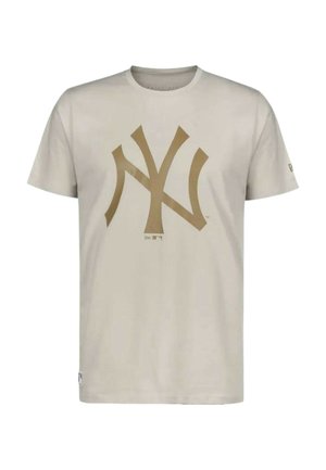 T-shirt in cotone beige con un grande logo stilizzato marrone di NY al centro. Collo rotondo e maniche corte. Design minimalista, senza ulteriori motivi.