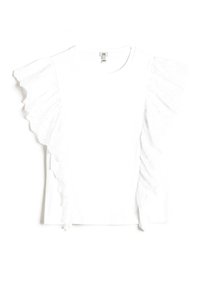 Vit t-shirt med volangärmar i kort modell och ett texturerat, spetsliknande mönster. Enkel rund hals och mjukt, lätt tyg.