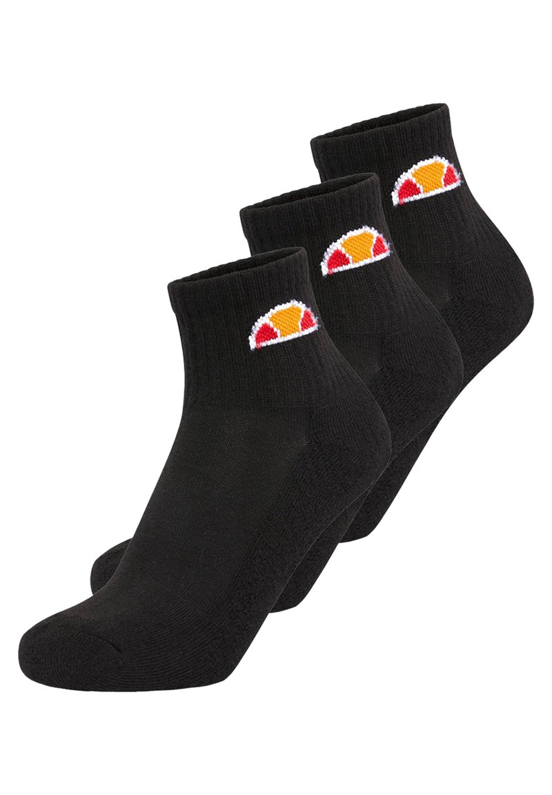 Calcetines negros hasta el tobillo hechos de una mezcla de algodón, con una textura acanalada y un logo bordado colorido en naranja y rojo en el puño. Paquete de tres.