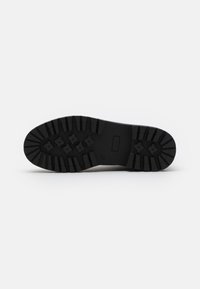 Even&Odd Stivaletti con plateau - black