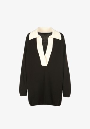 Maglione nero con scollatura a V profonda e colletto a coste bianche in contrasto. Presenta maniche lunghe e una vestibilità morbida. Trama soffice.