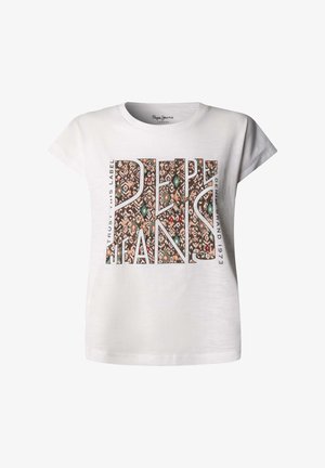 Weißes T-Shirt mit kurzen Ärmeln, vorne mit großem, gemustertem "PEPE JEANS"-Schriftzug sowie kleineren vertikalen Texten "TRUST THIS LABEL" und "DENIM BRAND 1973".