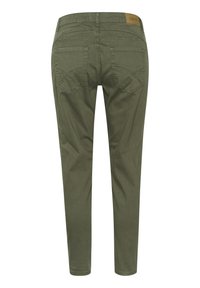 Pantaloni verde măsliniu cu o croială slim, talie elastică și cusături distinctive pe buzunare. Inclusiv două buzunare pe spate și o etichetă din piele sintetică.