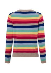 Gebreide trui met veelkleurige horizontale strepen in rood, blauw, geel en groen, met een beige rand en lange mouwen.