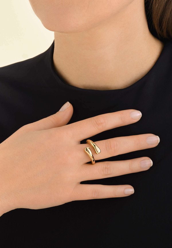 HUGGED SIZE 5 - Ring