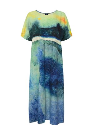 Multifarvet kjole med et abstrakt akvarelmønster i blå, grønne og gule nuancer. Løs pasform, korte ærmer og rund halsudskæring.