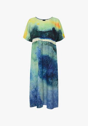 Multikleurige jurk met een abstract aquarelpatroon in blauwe, groene en gele tinten. Losse pasvorm, korte mouwen en ronde halslijn.